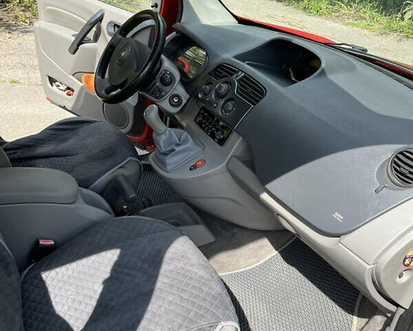 Червоний Рено Кєнгу, об'ємом двигуна 1.6 л та пробігом 239 тис. км за 6700 $, фото 12 на Automoto.ua