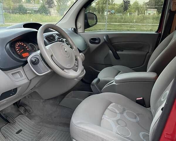 Красный Рено Кенгу, объемом двигателя 1.46 л и пробегом 230 тыс. км за 6650 $, фото 30 на Automoto.ua