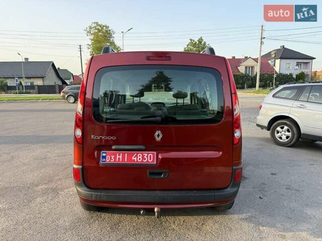 Красный Рено Кенгу, объемом двигателя 1.6 л и пробегом 263 тыс. км за 6800 $, фото 2 на Automoto.ua