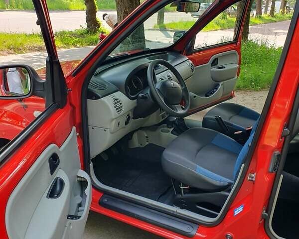 Красный Рено Кенгу, объемом двигателя 1.2 л и пробегом 265 тыс. км за 5500 $, фото 30 на Automoto.ua