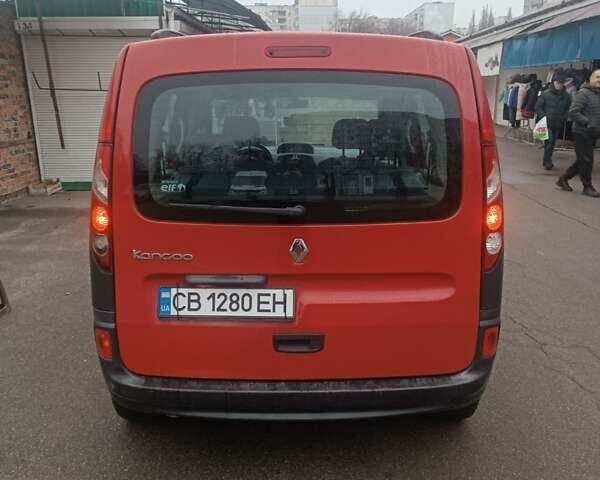 Красный Рено Кенгу, объемом двигателя 1.6 л и пробегом 239 тыс. км за 7000 $, фото 1 на Automoto.ua