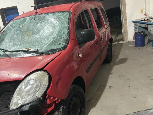 Красный Рено Кенгу, объемом двигателя 0 л и пробегом 190 тыс. км за 2900 $, фото 1 на Automoto.ua