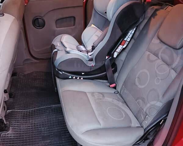Рено Кенгу 2008 в Нововолынск на Automoto.ua Красный Рено Кенгу, объемом двигателя 1.46 л и пробегом 202 тыс. км за 7200 $, фото 10 на Automoto.ua