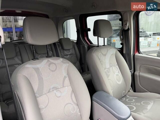 Червоний Рено Кєнгу, об'ємом двигуна 1.6 л та пробігом 257 тис. км за 7300 $, фото 31 на Automoto.ua