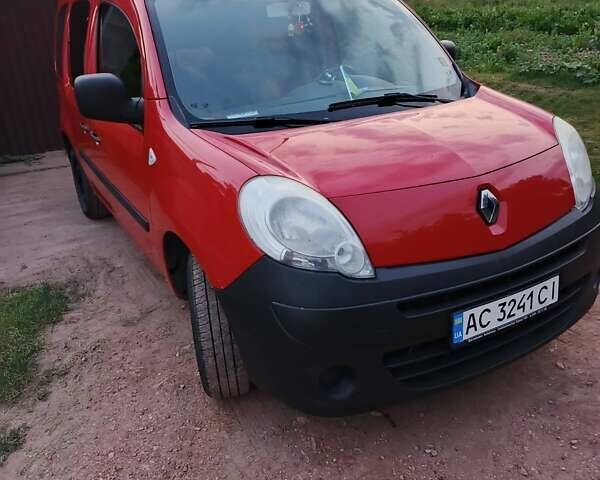 Рено Кенгу 2008 в Нововолынск на Automoto.ua Красный Рено Кенгу, объемом двигателя 1.46 л и пробегом 202 тыс. км за 7200 $, фото 2 на Automoto.ua