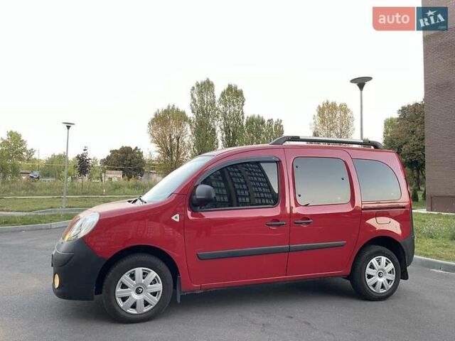 Красный Рено Кенгу, объемом двигателя 1.46 л и пробегом 230 тыс. км за 6650 $, фото 5 на Automoto.ua