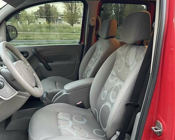 Красный Рено Кенгу, объемом двигателя 1.46 л и пробегом 230 тыс. км за 6650 $, фото 32 на Automoto.ua