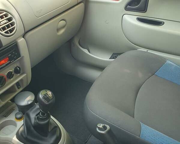 Красный Рено Кенгу, объемом двигателя 1.2 л и пробегом 265 тыс. км за 5500 $, фото 47 на Automoto.ua