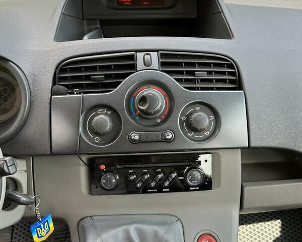 Червоний Рено Кєнгу, об'ємом двигуна 1.6 л та пробігом 239 тис. км за 6700 $, фото 16 на Automoto.ua