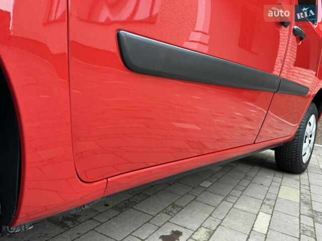 Красный Рено Кенгу, объемом двигателя 1.6 л и пробегом 219 тыс. км за 7350 $, фото 34 на Automoto.ua