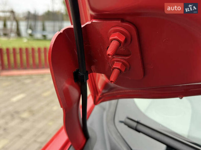 Красный Рено Кенгу, объемом двигателя 1.6 л и пробегом 219 тыс. км за 7350 $, фото 74 на Automoto.ua