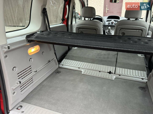 Красный Рено Кенгу, объемом двигателя 1.6 л и пробегом 219 тыс. км за 7350 $, фото 69 на Automoto.ua