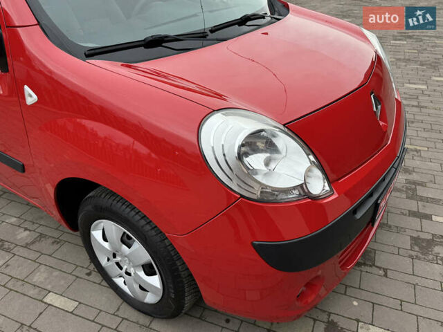 Красный Рено Кенгу, объемом двигателя 1.6 л и пробегом 219 тыс. км за 7350 $, фото 25 на Automoto.ua