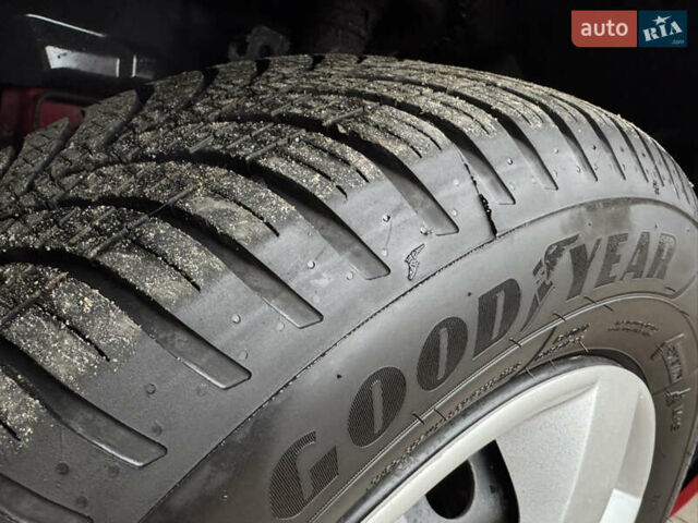 Красный Рено Кенгу, объемом двигателя 1.6 л и пробегом 219 тыс. км за 7350 $, фото 79 на Automoto.ua