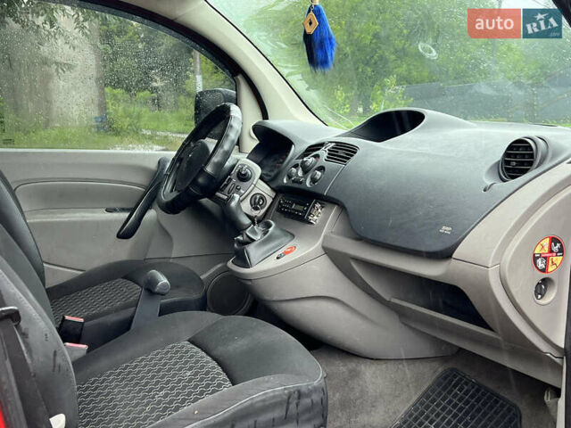 Красный Рено Кенгу, объемом двигателя 1.5 л и пробегом 210 тыс. км за 5650 $, фото 14 на Automoto.ua