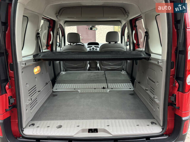 Красный Рено Кенгу, объемом двигателя 1.6 л и пробегом 219 тыс. км за 7350 $, фото 67 на Automoto.ua