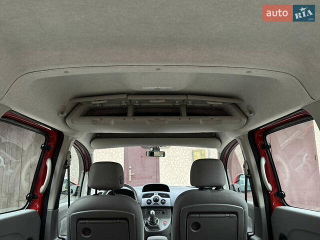 Красный Рено Кенгу, объемом двигателя 1.6 л и пробегом 219 тыс. км за 7350 $, фото 70 на Automoto.ua