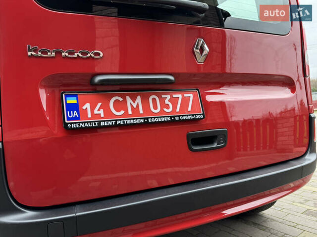 Красный Рено Кенгу, объемом двигателя 1.6 л и пробегом 219 тыс. км за 7350 $, фото 38 на Automoto.ua