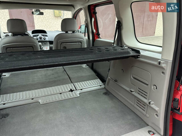 Красный Рено Кенгу, объемом двигателя 1.6 л и пробегом 219 тыс. км за 7350 $, фото 68 на Automoto.ua