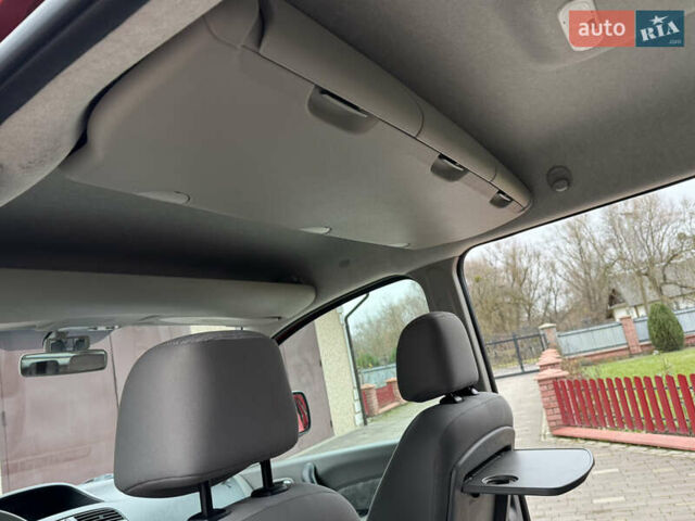 Красный Рено Кенгу, объемом двигателя 1.6 л и пробегом 219 тыс. км за 7350 $, фото 65 на Automoto.ua