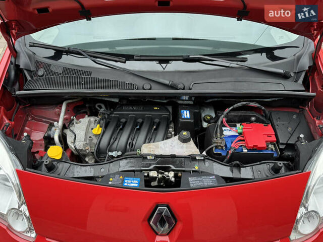 Красный Рено Кенгу, объемом двигателя 1.6 л и пробегом 219 тыс. км за 7350 $, фото 72 на Automoto.ua