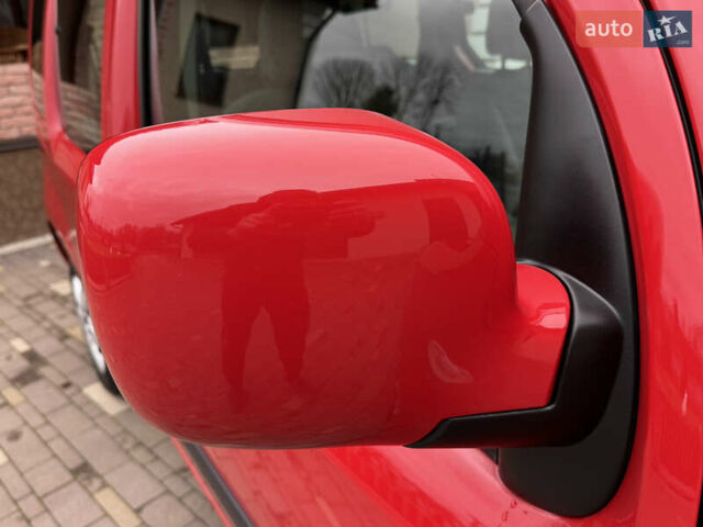Красный Рено Кенгу, объемом двигателя 1.6 л и пробегом 219 тыс. км за 7350 $, фото 40 на Automoto.ua
