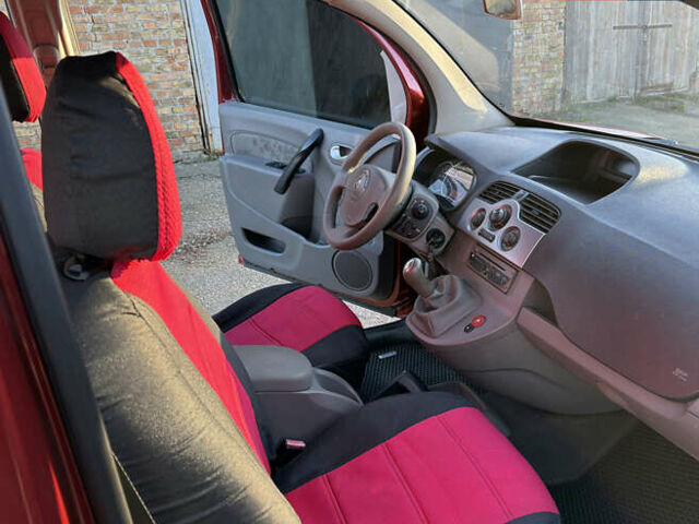 Красный Рено Кенгу, объемом двигателя 1.46 л и пробегом 260 тыс. км за 7100 $, фото 8 на Automoto.ua