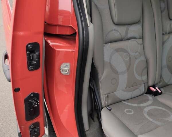 Красный Рено Кенгу, объемом двигателя 1.5 л и пробегом 240 тыс. км за 7150 $, фото 27 на Automoto.ua