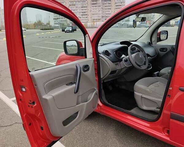 Красный Рено Кенгу, объемом двигателя 1.5 л и пробегом 240 тыс. км за 7150 $, фото 18 на Automoto.ua