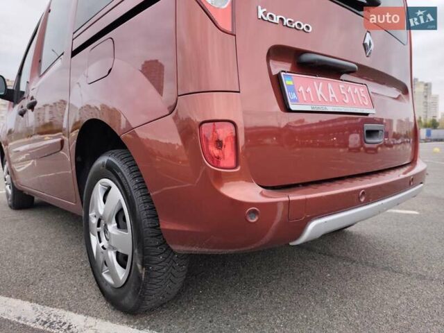 Красный Рено Кенгу, объемом двигателя 1.5 л и пробегом 195 тыс. км за 7300 $, фото 14 на Automoto.ua