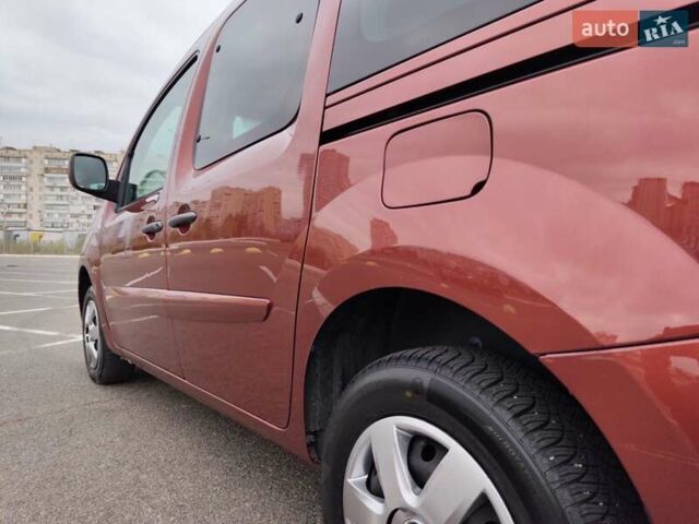 Красный Рено Кенгу, объемом двигателя 1.5 л и пробегом 195 тыс. км за 7300 $, фото 13 на Automoto.ua