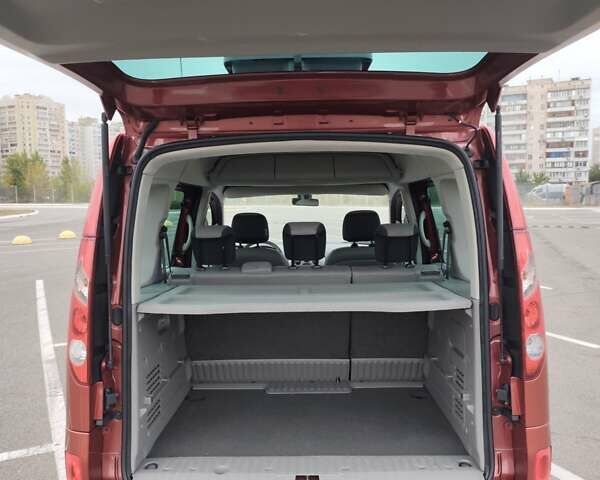 Красный Рено Кенгу, объемом двигателя 1.5 л и пробегом 195 тыс. км за 7300 $, фото 38 на Automoto.ua