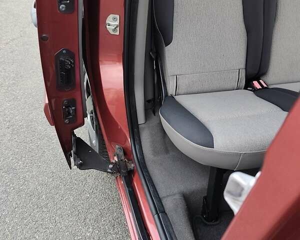 Красный Рено Кенгу, объемом двигателя 1.5 л и пробегом 195 тыс. км за 7300 $, фото 46 на Automoto.ua