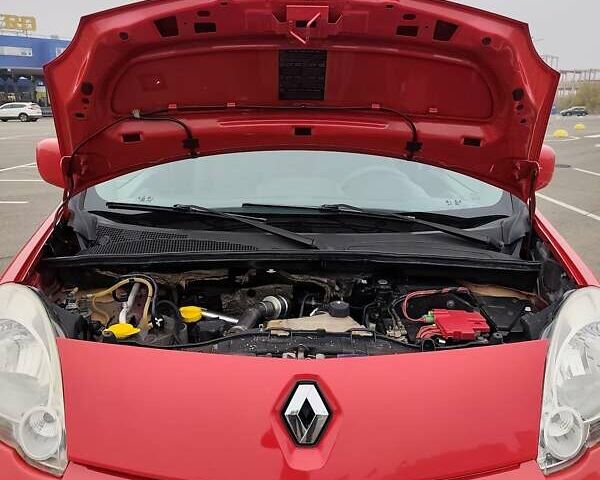 Красный Рено Кенгу, объемом двигателя 1.5 л и пробегом 240 тыс. км за 7150 $, фото 43 на Automoto.ua