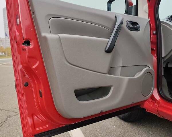 Красный Рено Кенгу, объемом двигателя 1.5 л и пробегом 240 тыс. км за 7150 $, фото 19 на Automoto.ua