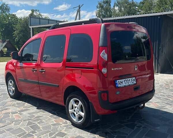 Красный Рено Кенгу, объемом двигателя 1.6 л и пробегом 155 тыс. км за 6300 $, фото 2 на Automoto.ua