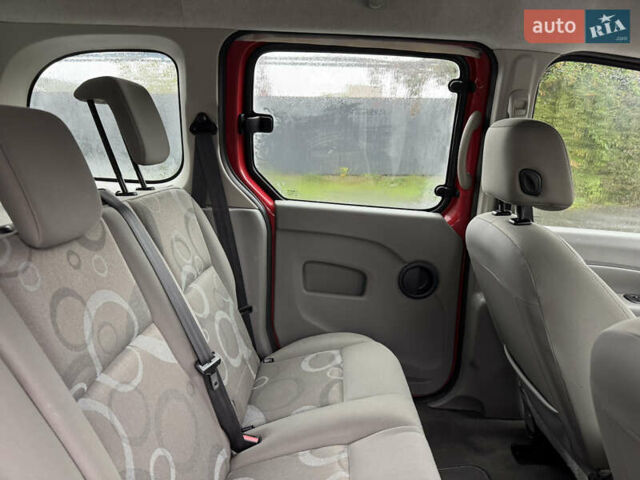 Красный Рено Кенгу, объемом двигателя 1.6 л и пробегом 200 тыс. км за 7799 $, фото 23 на Automoto.ua