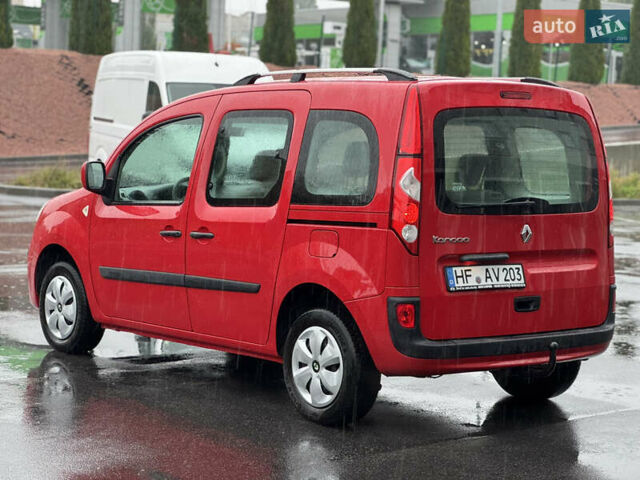 Красный Рено Кенгу, объемом двигателя 1.6 л и пробегом 200 тыс. км за 7799 $, фото 8 на Automoto.ua