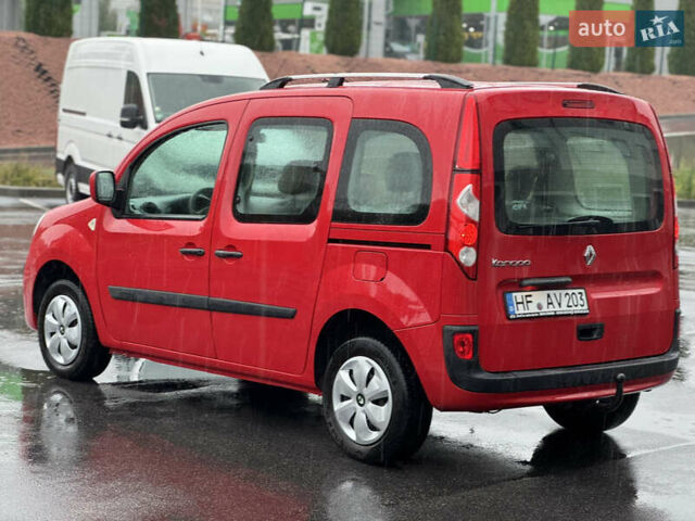 Красный Рено Кенгу, объемом двигателя 1.6 л и пробегом 200 тыс. км за 7799 $, фото 9 на Automoto.ua