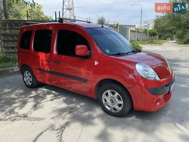 Красный Рено Кенгу, объемом двигателя 0 л и пробегом 263 тыс. км за 7200 $, фото 1 на Automoto.ua