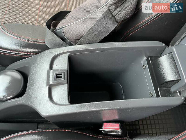 Червоний Рено Кєнгу, об'ємом двигуна 1.5 л та пробігом 265 тис. км за 8100 $, фото 29 на Automoto.ua