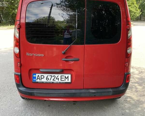 Красный Рено Кенгу, объемом двигателя 0 л и пробегом 263 тыс. км за 7200 $, фото 4 на Automoto.ua
