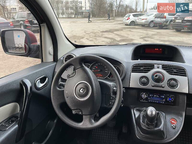 Червоний Рено Кєнгу, об'ємом двигуна 1.5 л та пробігом 265 тис. км за 8100 $, фото 22 на Automoto.ua