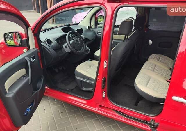 Красный Рено Кенгу, объемом двигателя 1.6 л и пробегом 185 тыс. км за 8100 $, фото 4 на Automoto.ua