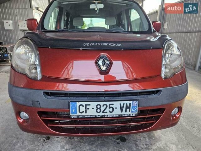 Красный Рено Кенгу, объемом двигателя 1.5 л и пробегом 184 тыс. км за 8300 $, фото 9 на Automoto.ua