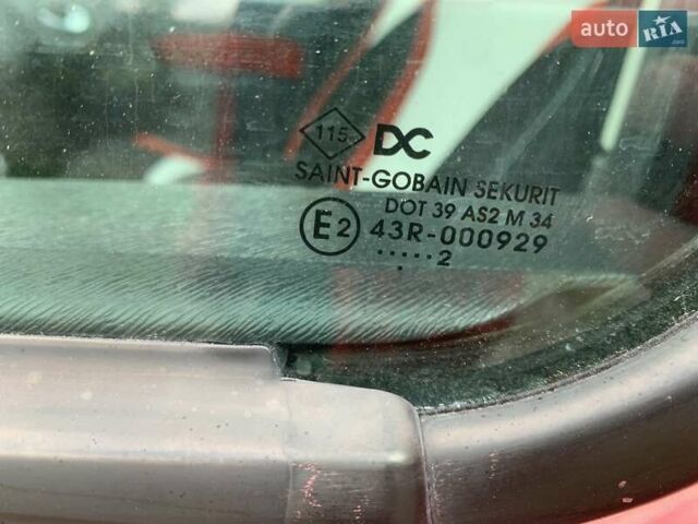 Красный Рено Кенгу, объемом двигателя 1.6 л и пробегом 154 тыс. км за 9400 $, фото 23 на Automoto.ua