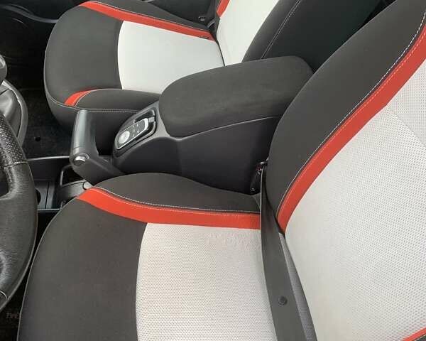 Красный Рено Кенгу, объемом двигателя 1.6 л и пробегом 154 тыс. км за 9400 $, фото 13 на Automoto.ua