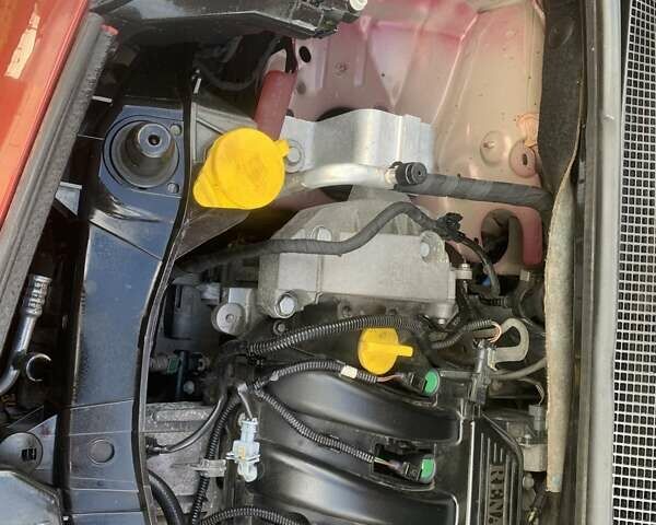 Красный Рено Кенгу, объемом двигателя 1.6 л и пробегом 154 тыс. км за 9400 $, фото 10 на Automoto.ua