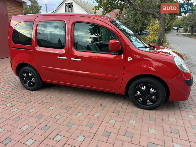 Красный Рено Кенгу, объемом двигателя 1.6 л и пробегом 180 тыс. км за 7550 $, фото 16 на Automoto.ua