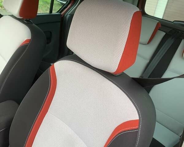 Красный Рено Кенгу, объемом двигателя 1.6 л и пробегом 154 тыс. км за 9400 $, фото 14 на Automoto.ua